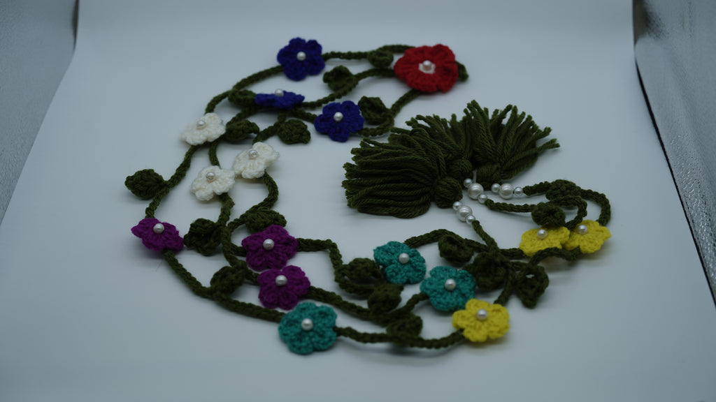 Handmade Crochet Floral Necklace – Elegant Yarn Jewelry