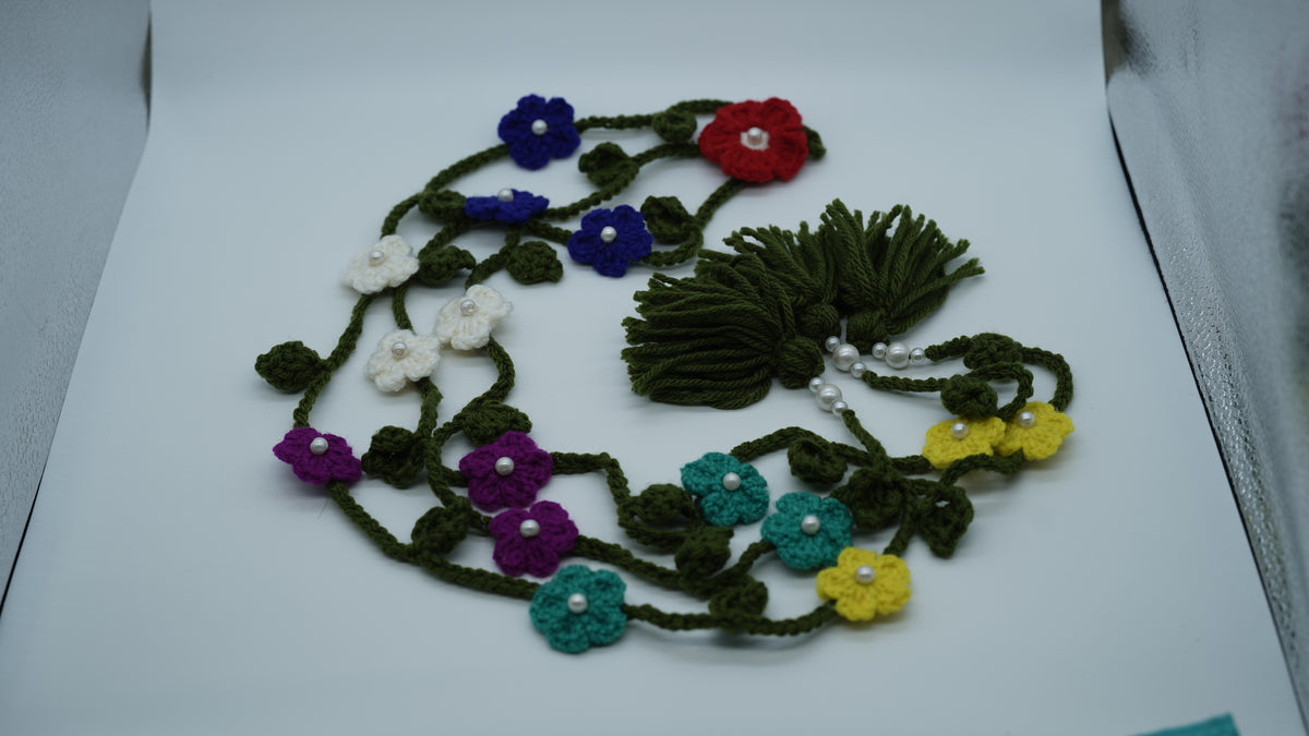 Handmade Crochet Floral Necklace – Elegant Yarn Jewelry