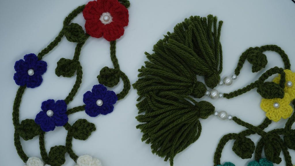 Handmade Crochet Floral Necklace – Elegant Yarn Jewelry